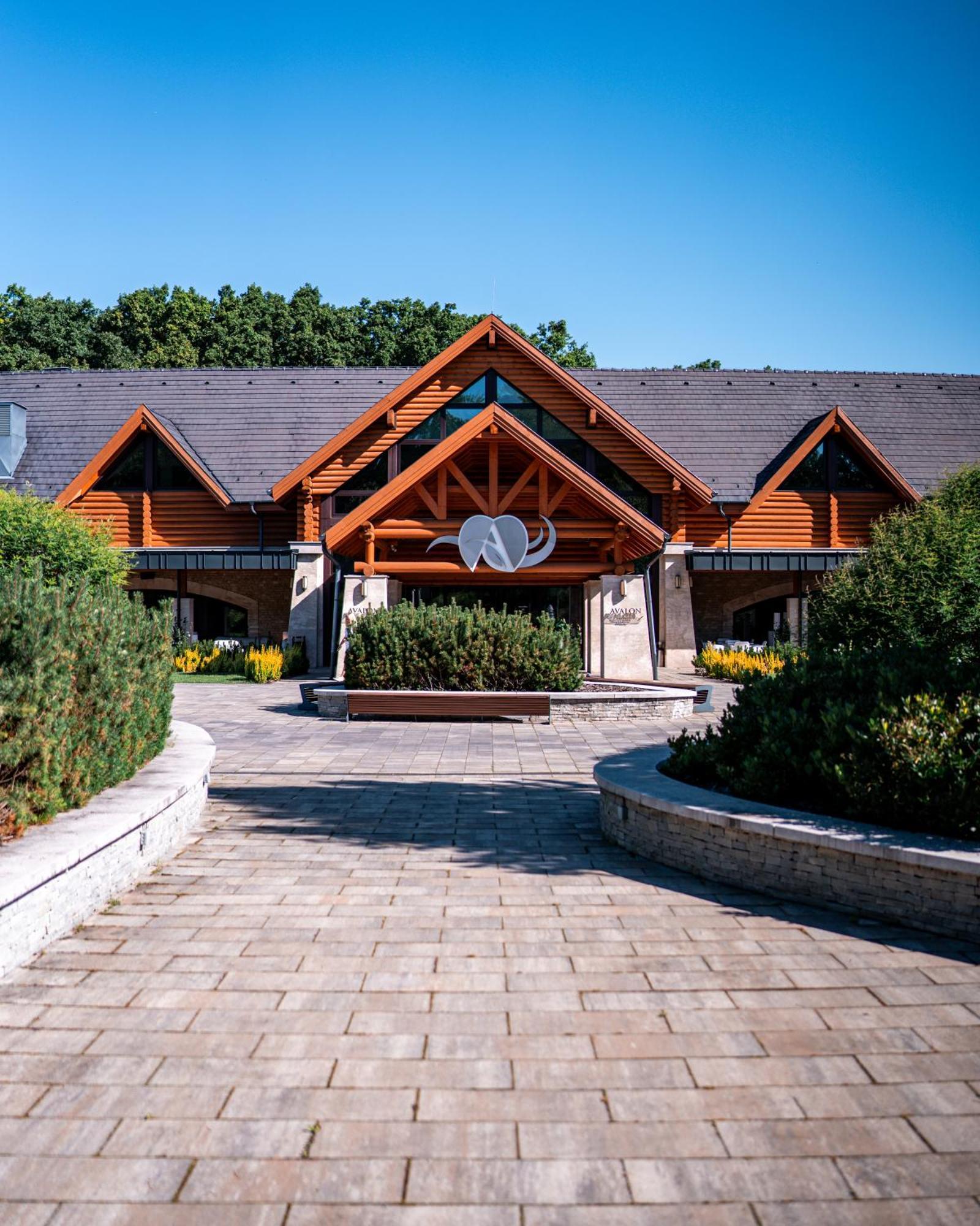 Avalon Resort & Spa 미슈콜츠 외부 사진