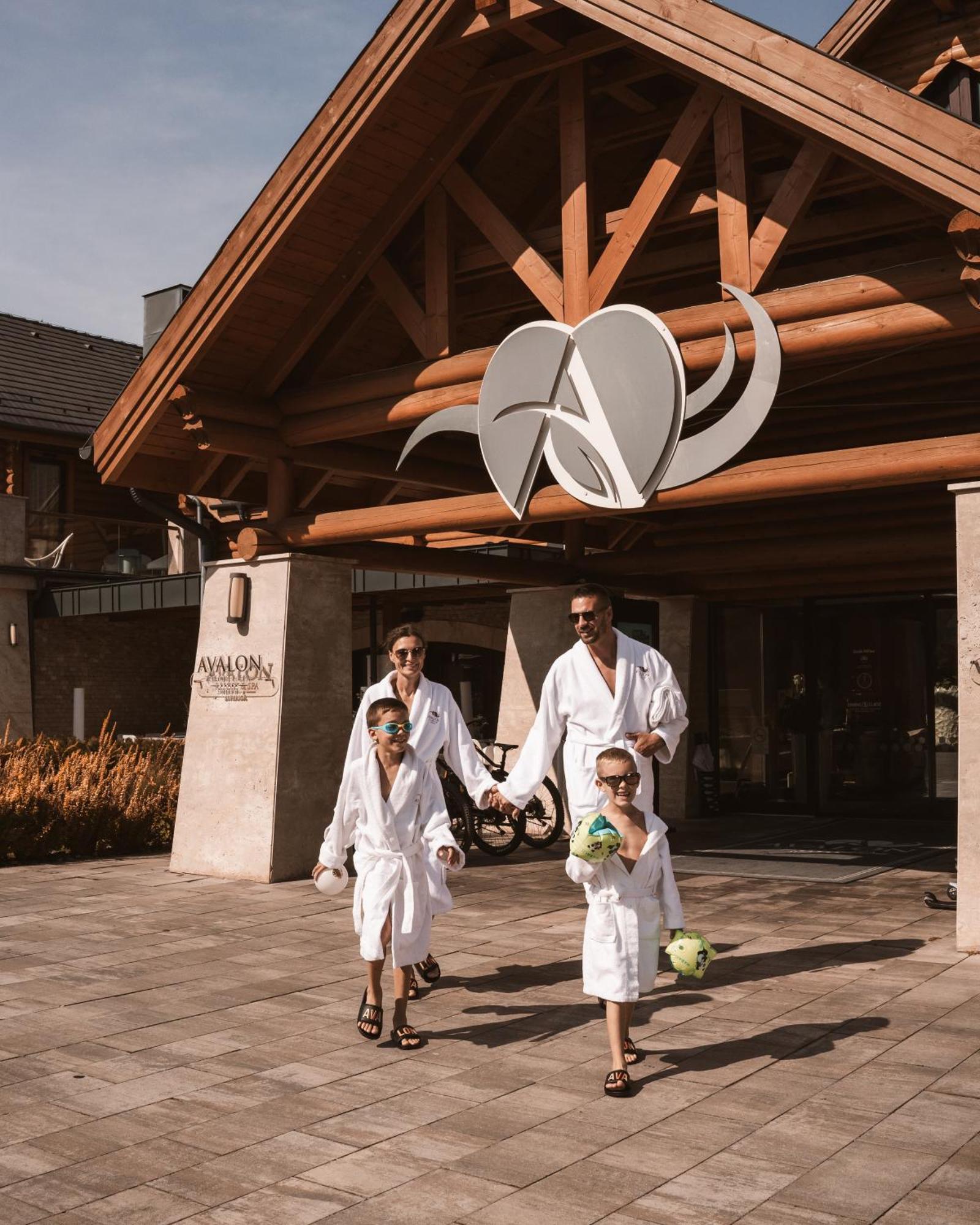 Avalon Resort & Spa 미슈콜츠 외부 사진
